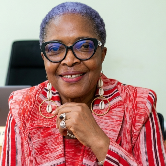Professeur Jeanne Ngogang